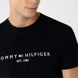 Camiseta Tommy Hilfiger Preta Institucional Bordada - Etiqueta CE