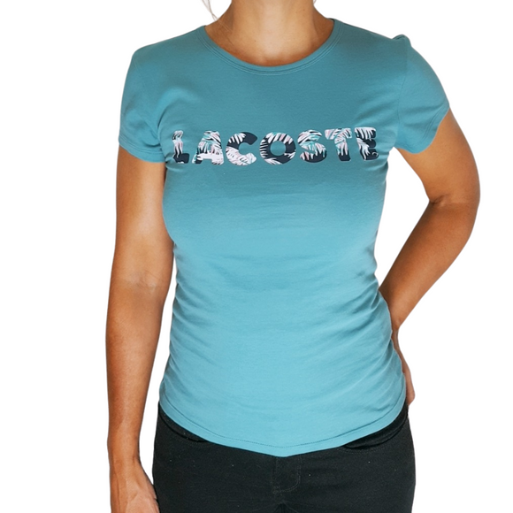 T-Shirt Lacoste Feminina Assinatura Estampada Verde (56T) - Etiqueta CE